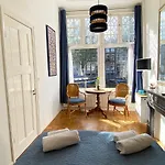 Гостевой дом Canal Hideaway Амстердам