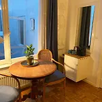 Canal Hideaway Гостевой дом Амстердам