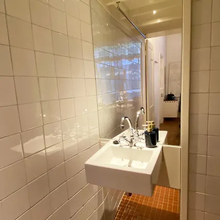 Canal Hideaway Amsterdam