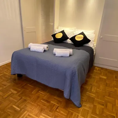 Canal Hideaway Guest house *