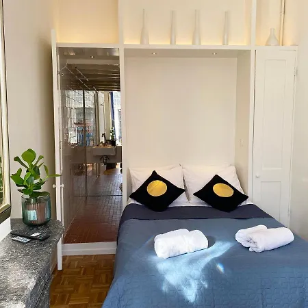 Canal Hideaway 3*